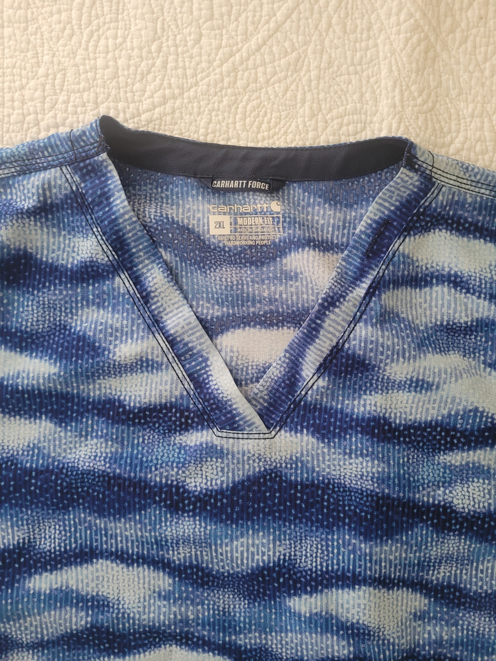 Carhartt Blue & White Patterned V-Neck Scrub Top - Picture 5 of 9